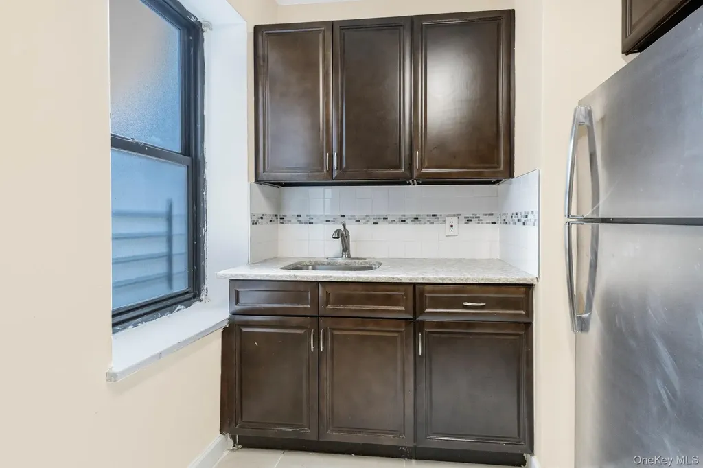306 E Mosholu Parkway S Bronx NY 10458