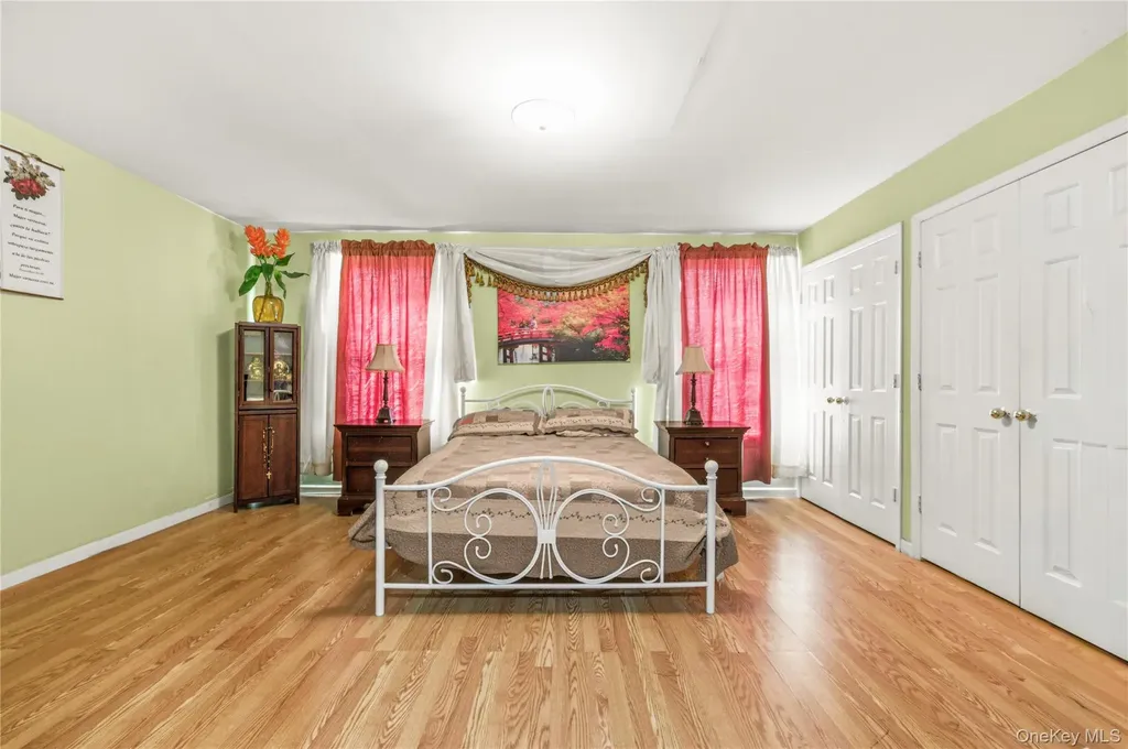 592 Beech Terrace Bronx NY 10454