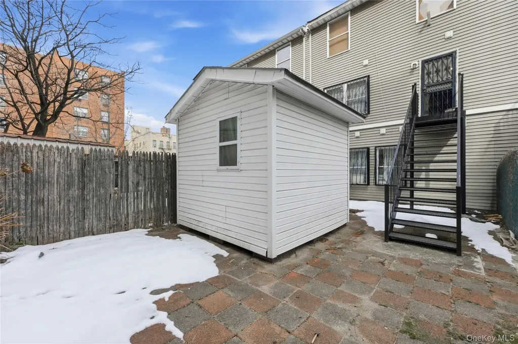 592 Beech Terrace Bronx NY 10454