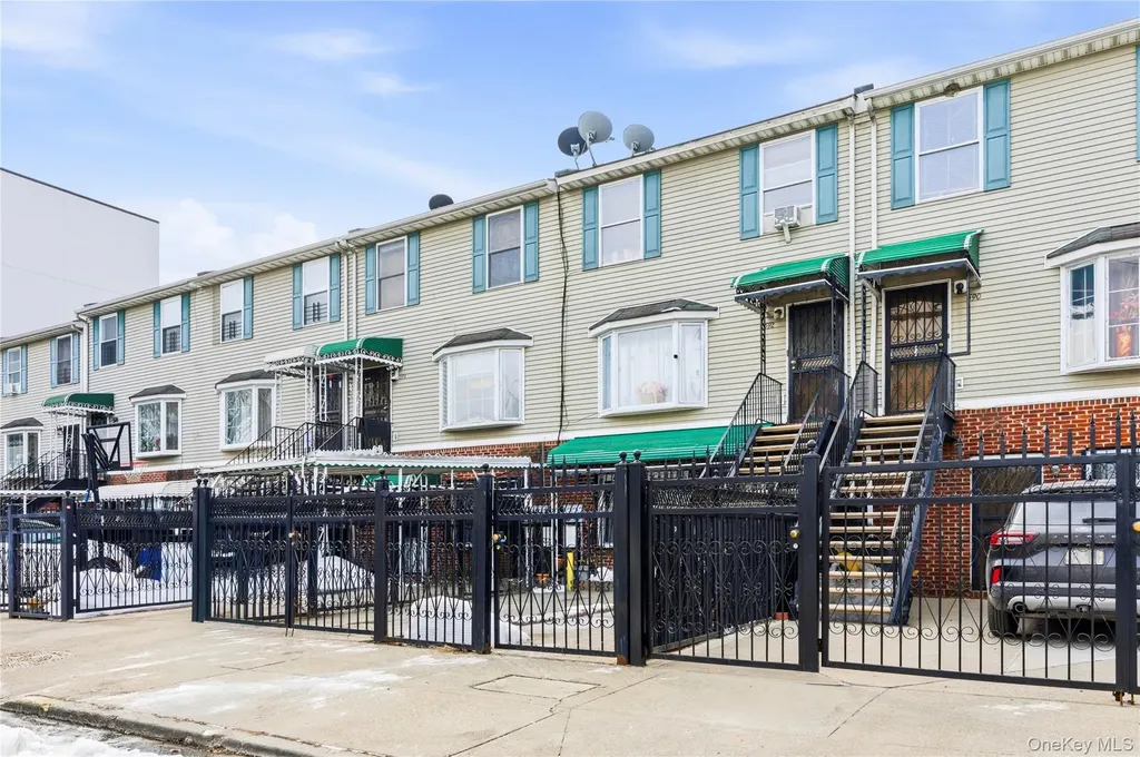 592 Beech Terrace Bronx NY 10454