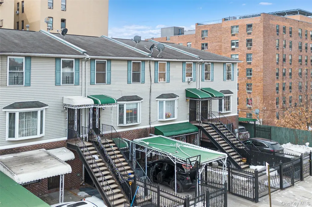 592 Beech Terrace Bronx NY 10454