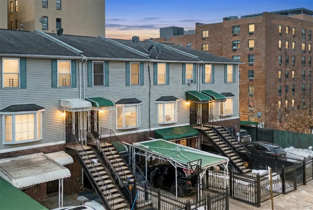 592 Beech Terrace Bronx NY 10454
