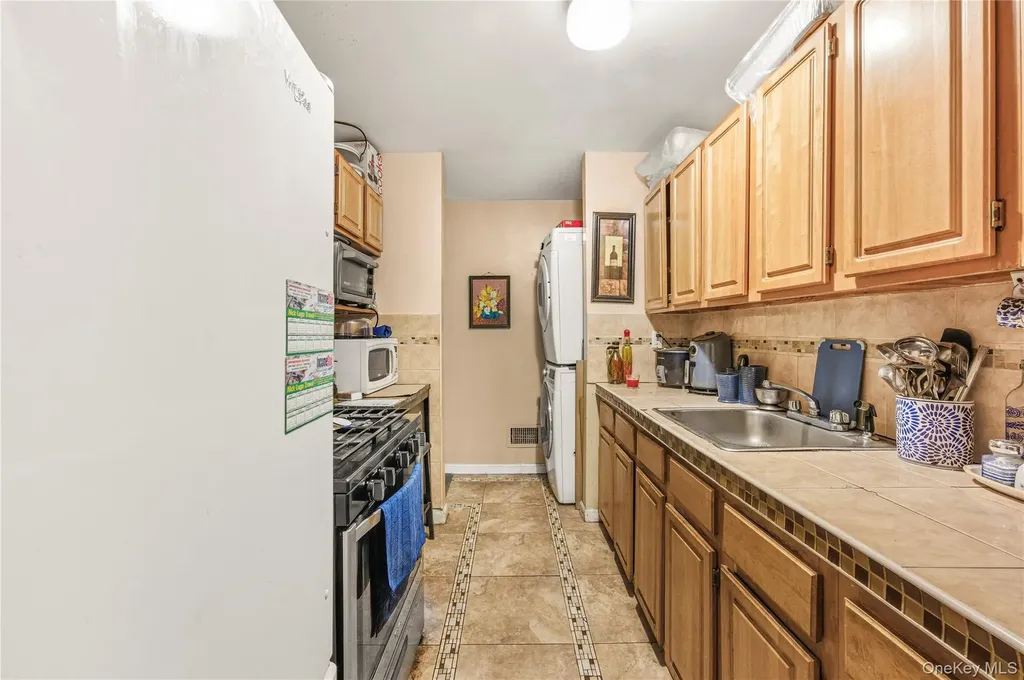 592 Beech Terrace Bronx NY 10454