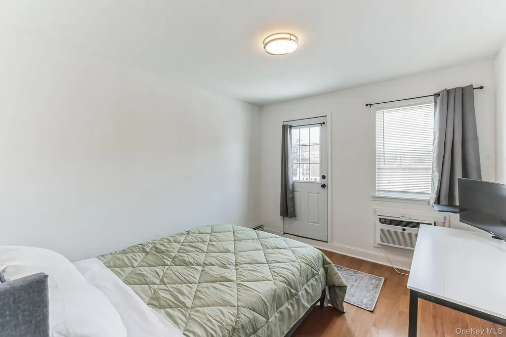 40-09 23rd Avenue Astoria NY 11105