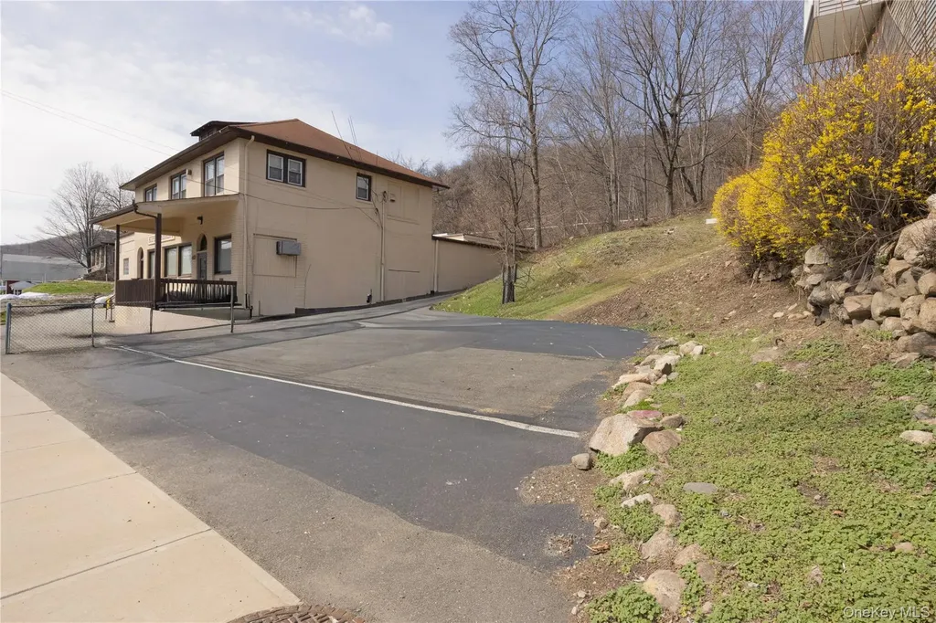 42 Wayne Avenue Suffern NY 10901