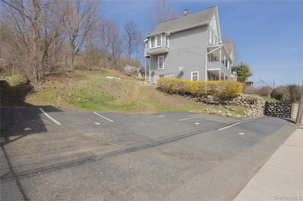 42 Wayne Avenue Suffern NY 10901