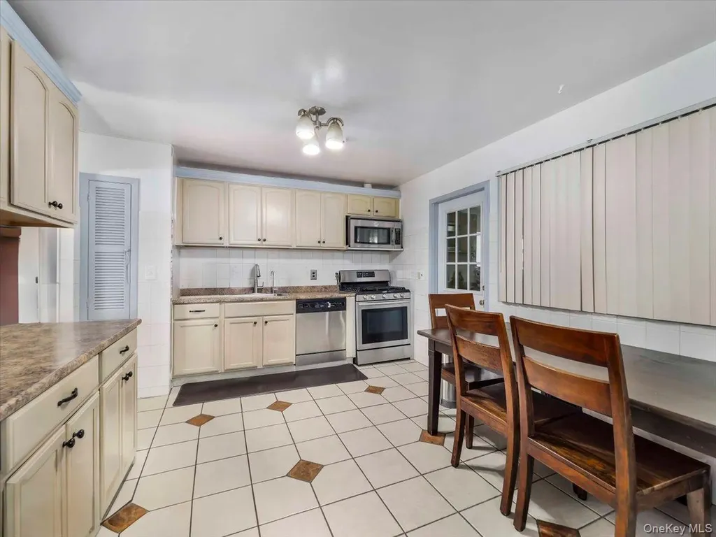 30 Govan Drive Stony Point NY 10980