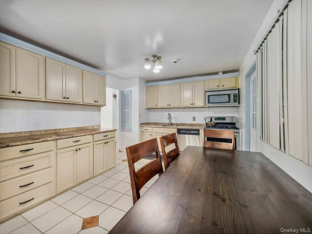 30 Govan Drive Stony Point NY 10980