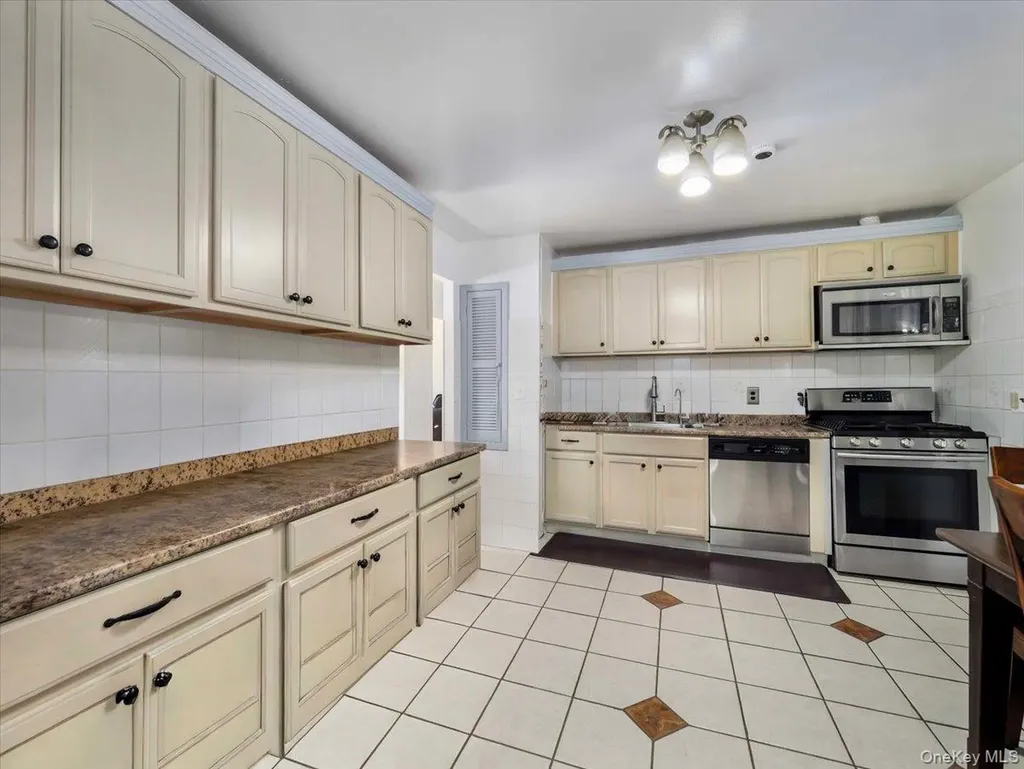 30 Govan Drive Stony Point NY 10980