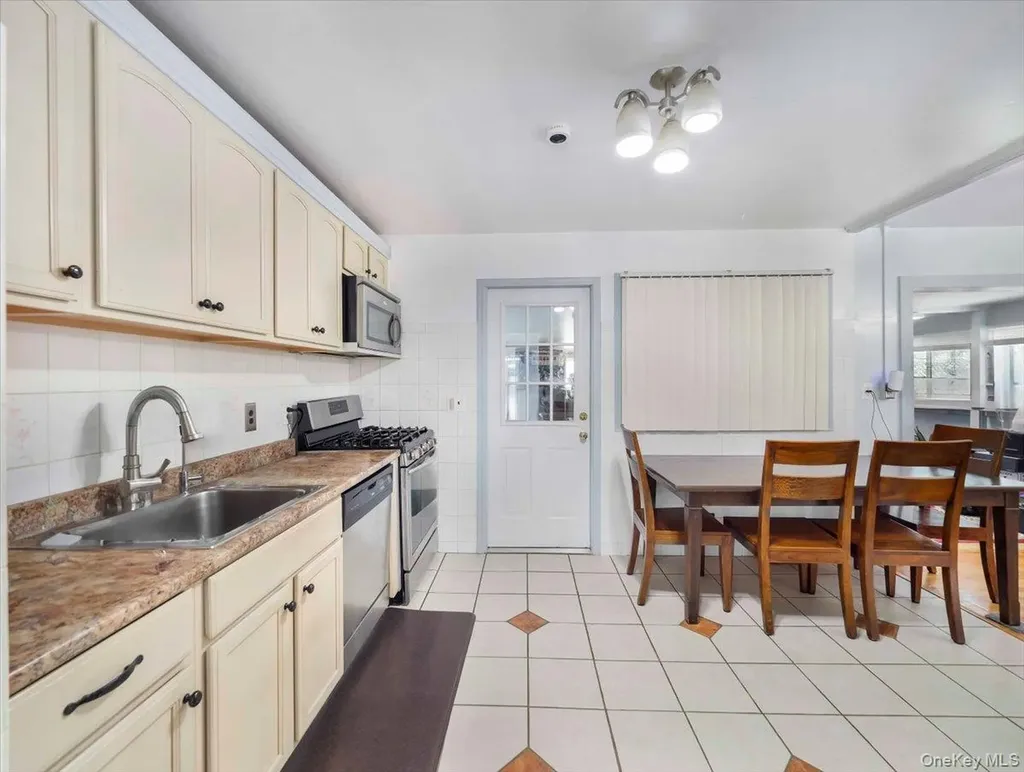 30 Govan Drive Stony Point NY 10980
