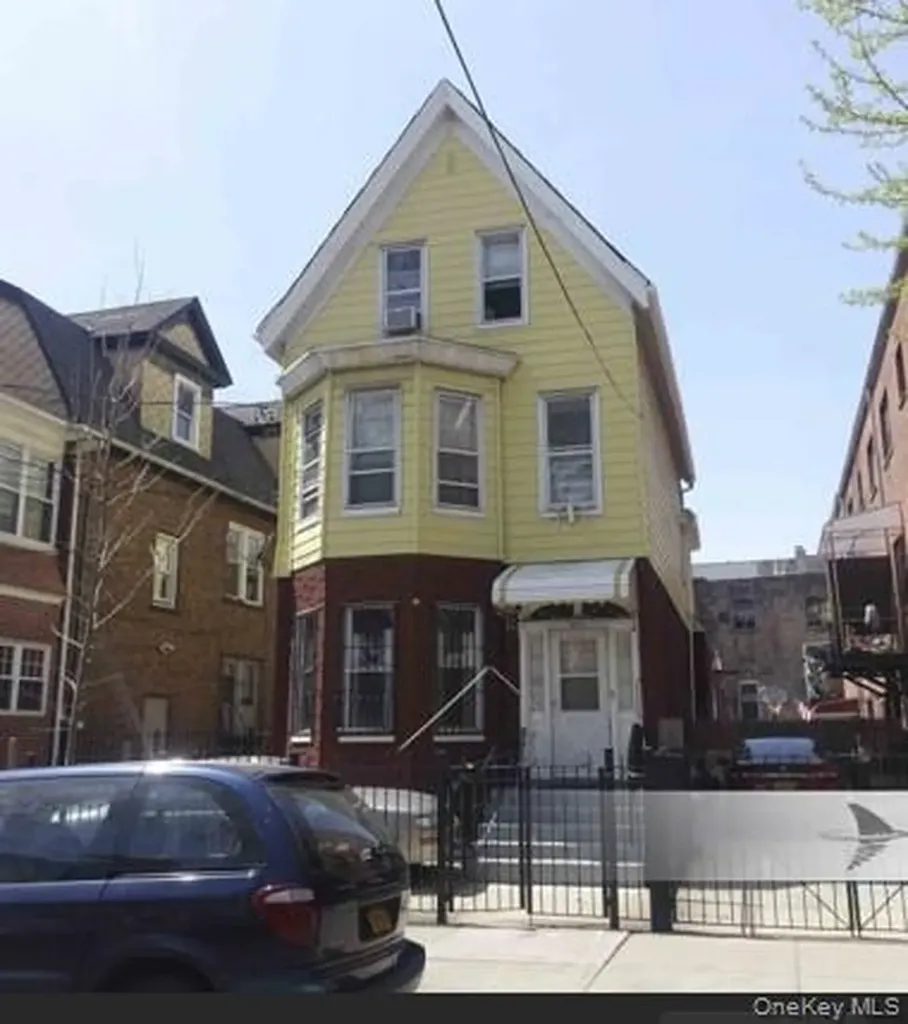 8315 Pettit Avenue Elmhurst NY 11373