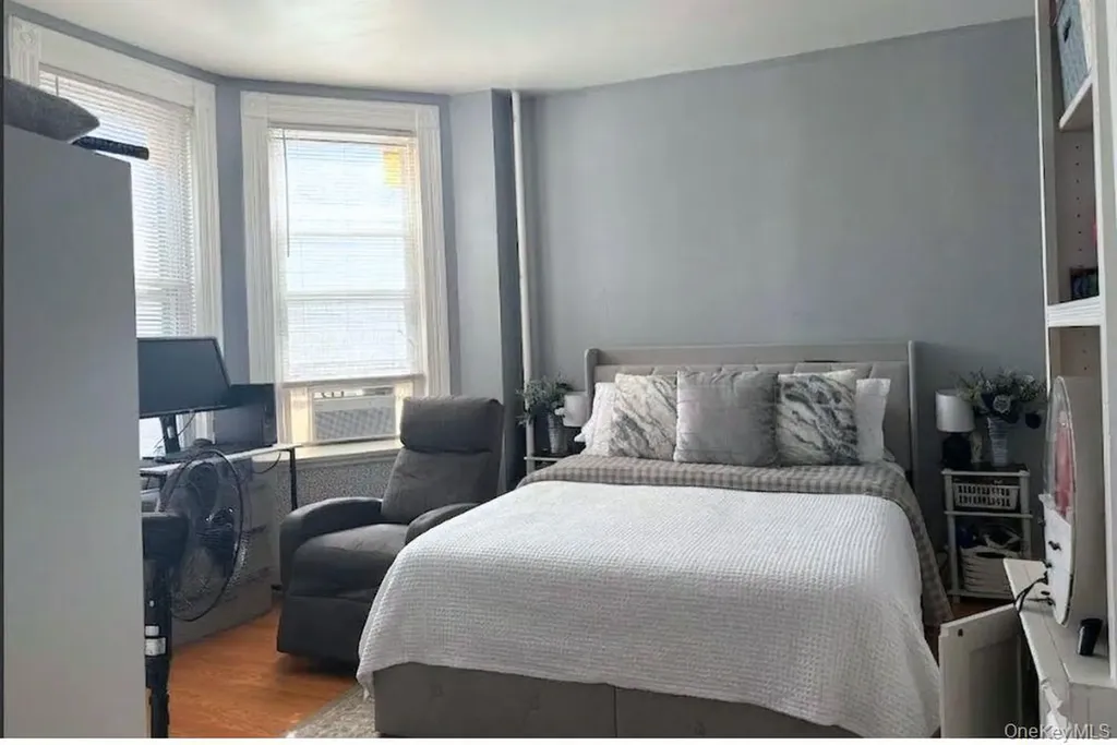 8315 Pettit Avenue Elmhurst NY 11373