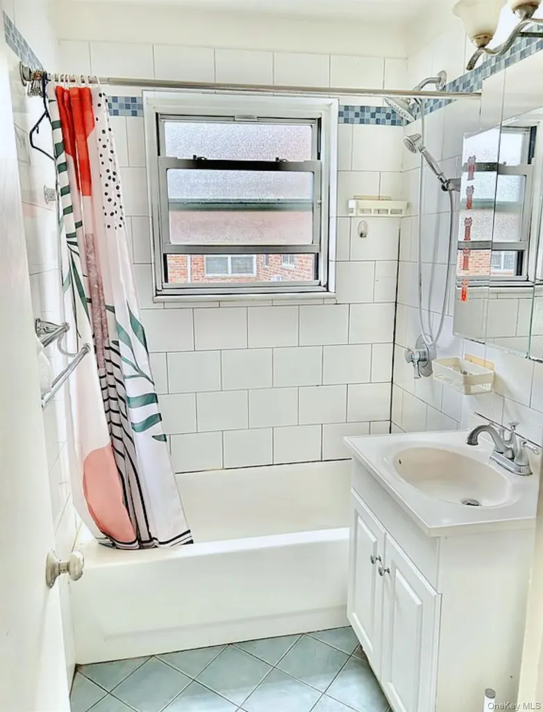 150-71 70rd Flushing NY 11367