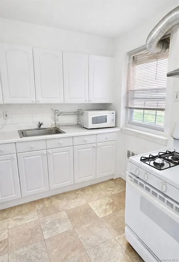 150-71 70rd Flushing NY 11367