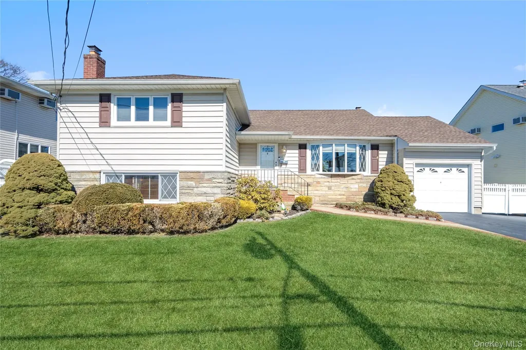 59 Cedar Street Massapequa NY 11758