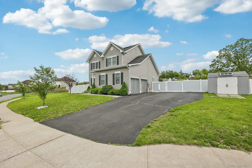 3105 Betsy Ross Ridge New Windsor NY 12553