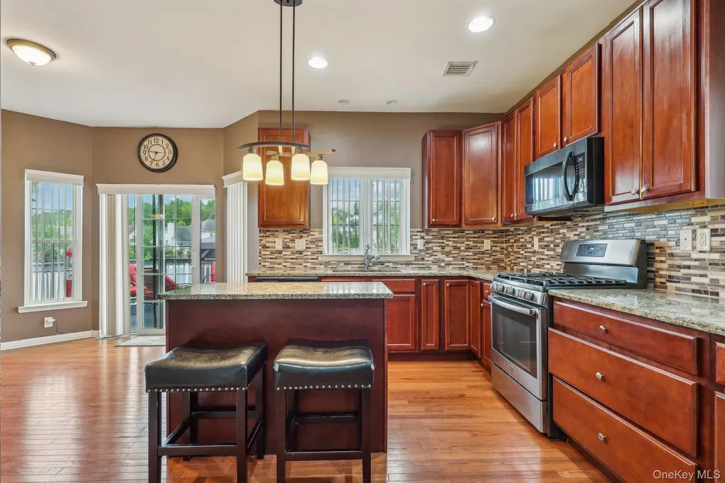 3105 Betsy Ross Ridge New Windsor NY 12553