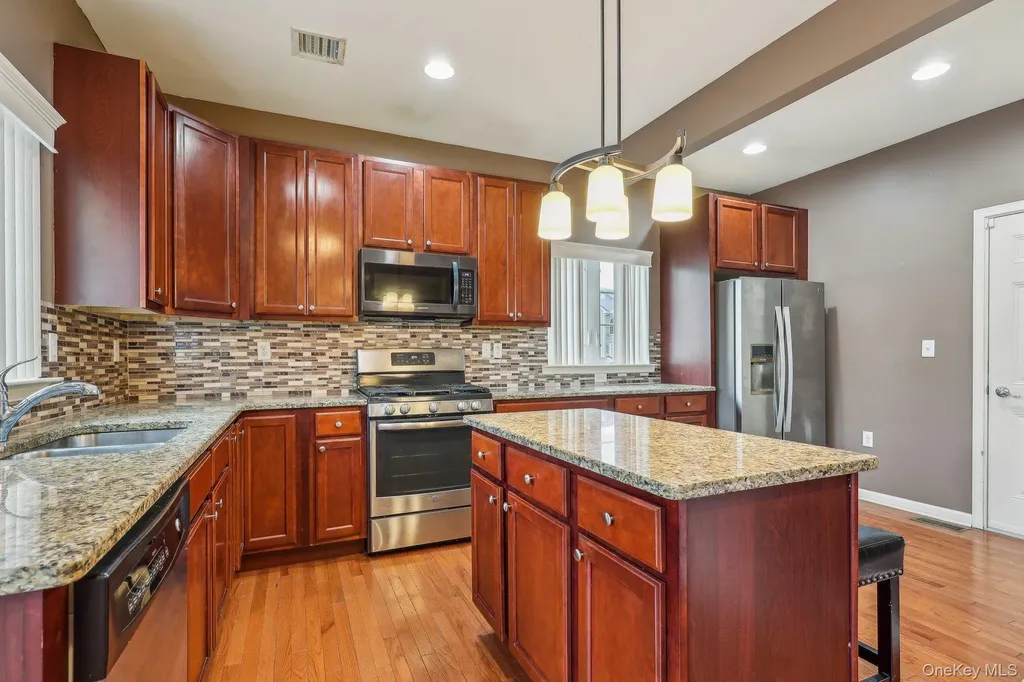 3105 Betsy Ross Ridge New Windsor NY 12553