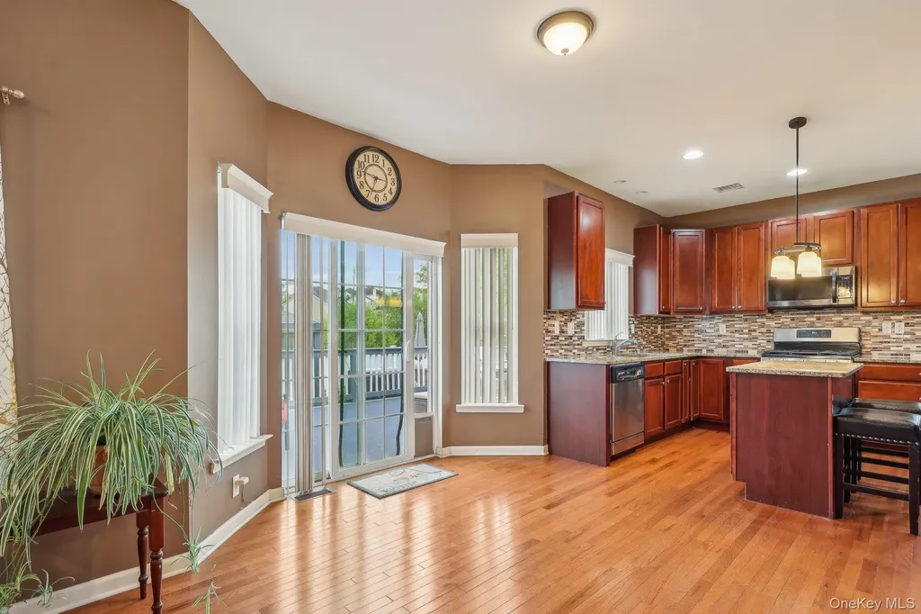 3105 Betsy Ross Ridge New Windsor NY 12553
