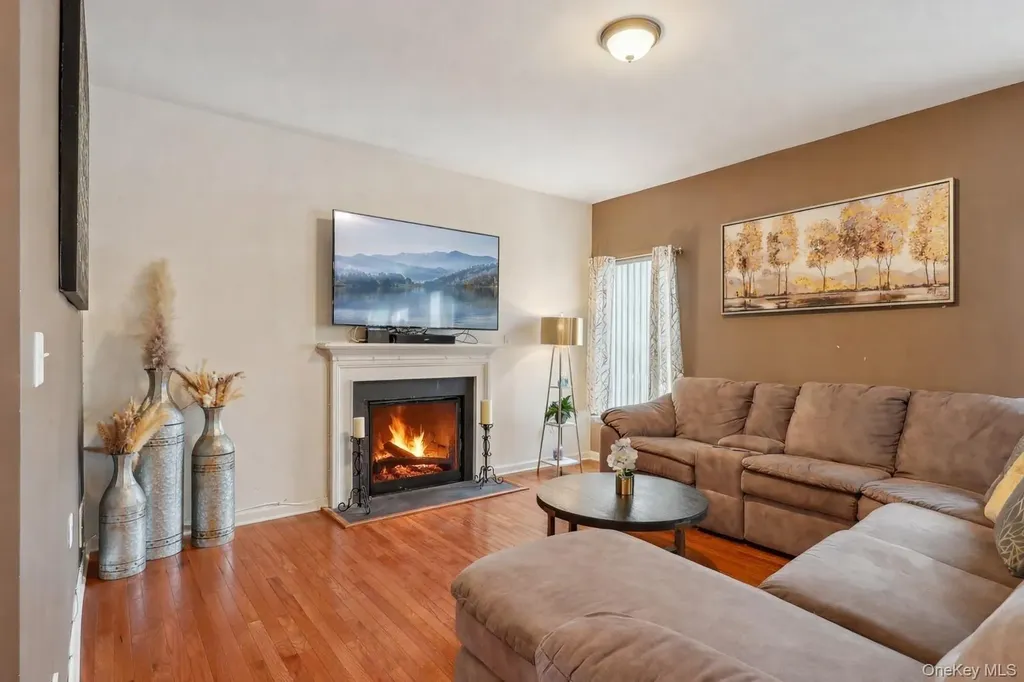 3105 Betsy Ross Ridge New Windsor NY 12553