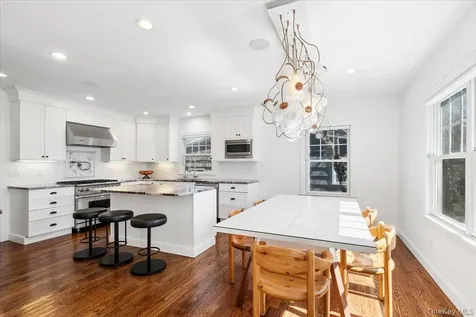 73 Atherstone Road Scarsdale NY 10583