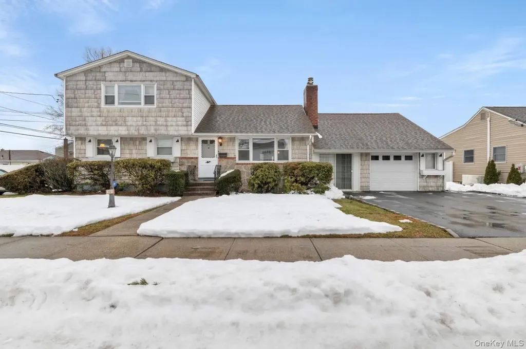 181 Sycamore Avenue Bethpage NY 11714