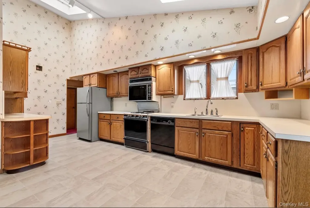 181 Sycamore Avenue Bethpage NY 11714