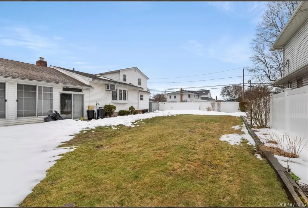 181 Sycamore Avenue Bethpage NY 11714