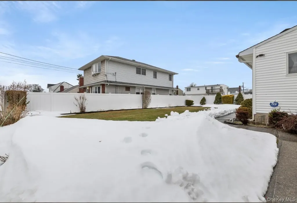 181 Sycamore Avenue Bethpage NY 11714