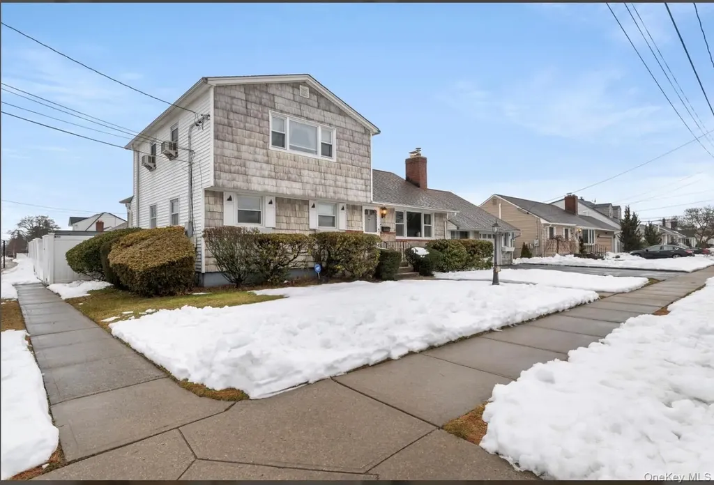 181 Sycamore Avenue Bethpage NY 11714