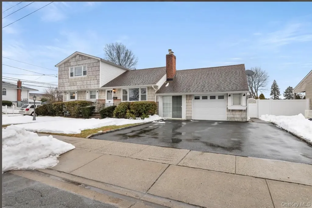 181 Sycamore Avenue Bethpage NY 11714