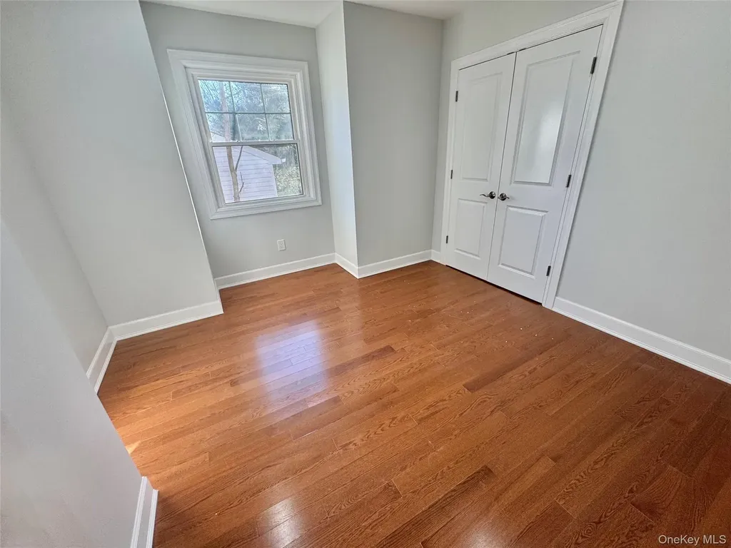 32 Berkshire Road Great Neck NY 11023