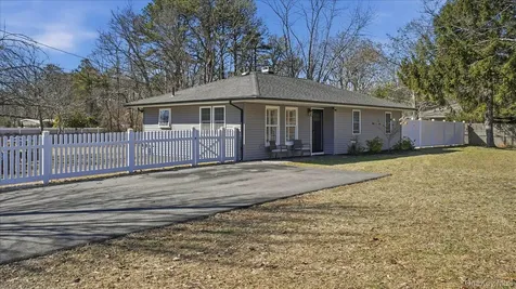 130 Beaver Dam Road Brookhaven NY 11719