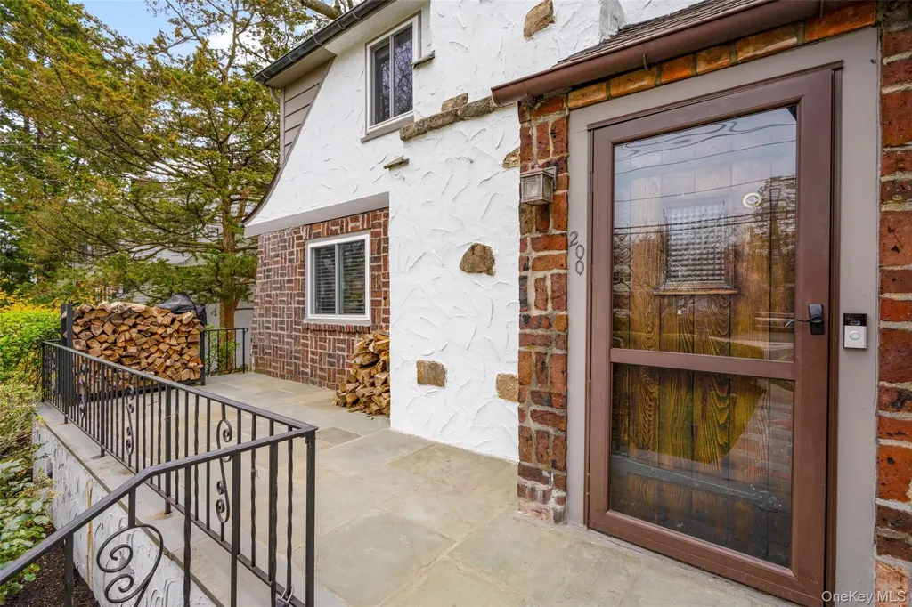 200 Larchmont Avenue Larchmont NY 10538