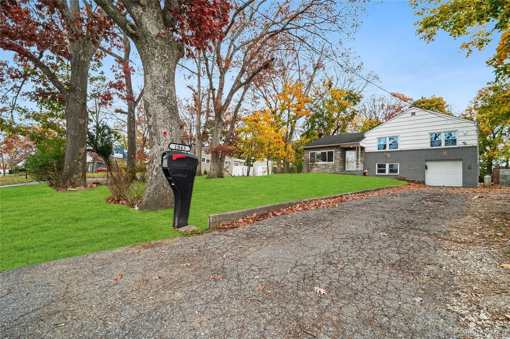 1043 Wilson Boulevard Central Islip NY 11722