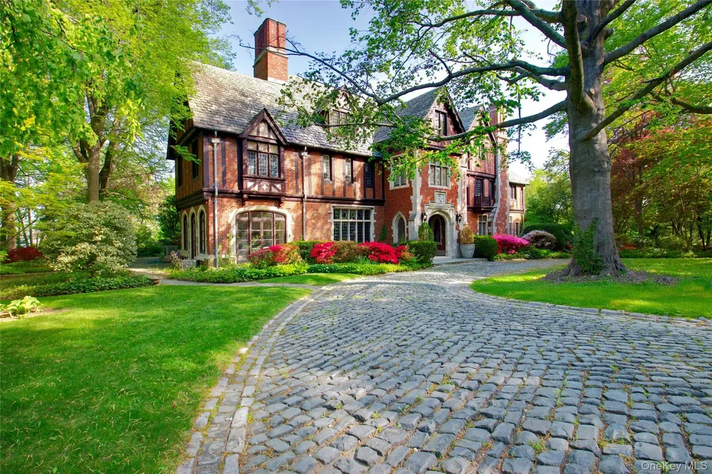 107 Bayview Road Manhasset NY 11030