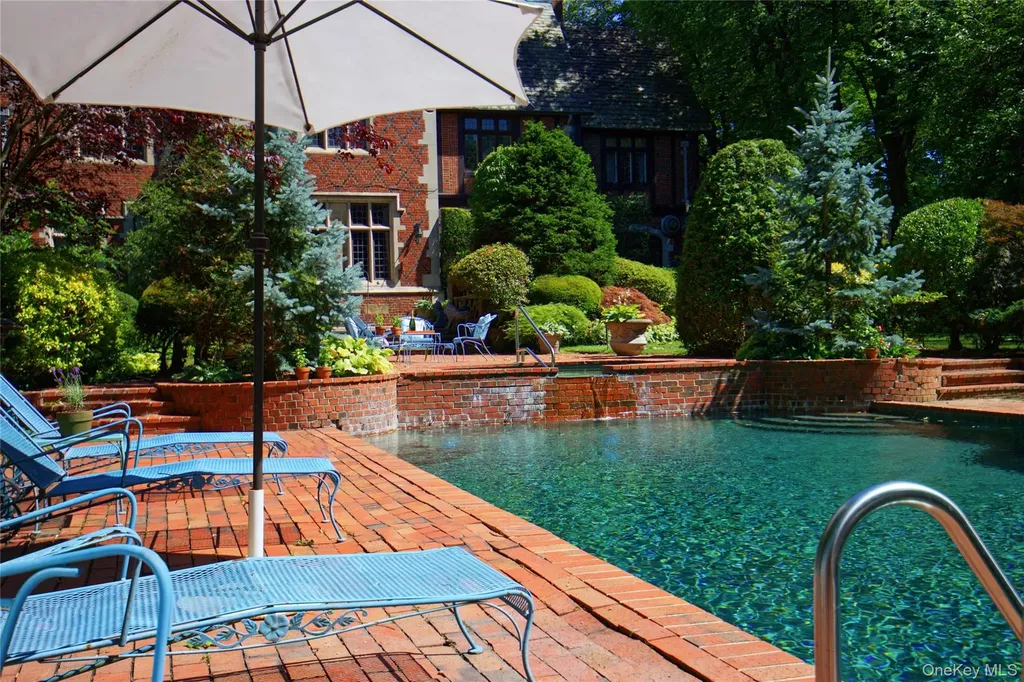 107 Bayview Road Manhasset NY 11030
