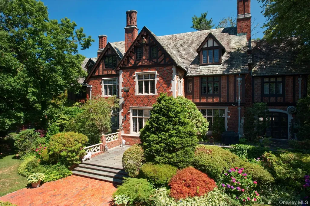 107 Bayview Road Manhasset NY 11030