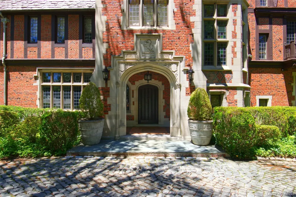 107 Bayview Road Manhasset NY 11030