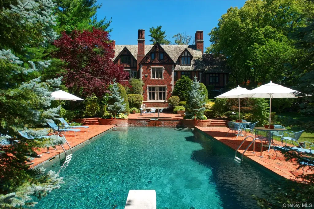107 Bayview Road Manhasset NY 11030