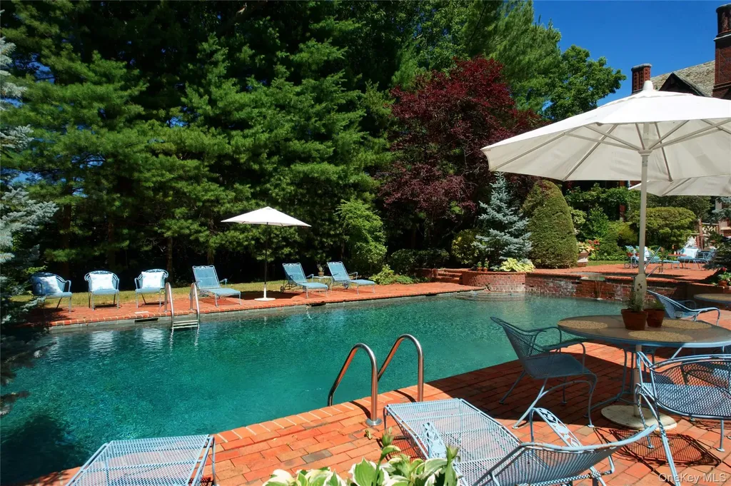 107 Bayview Road Manhasset NY 11030