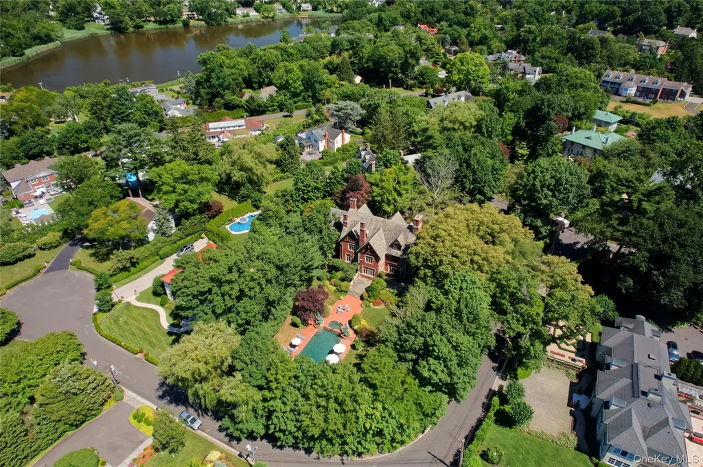 107 Bayview Road Manhasset NY 11030