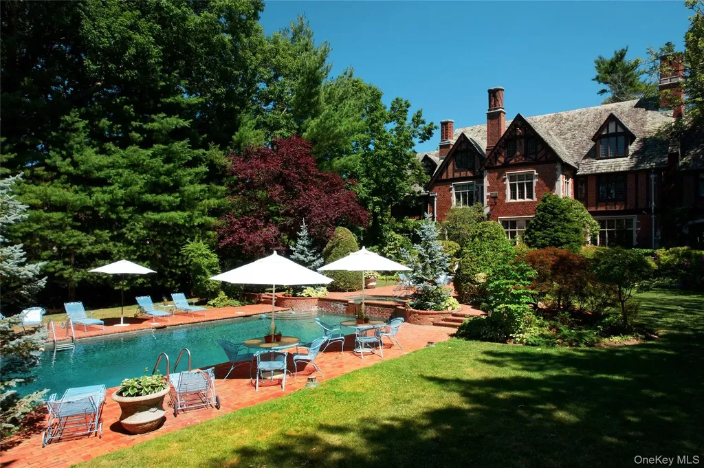 107 Bayview Road Manhasset NY 11030