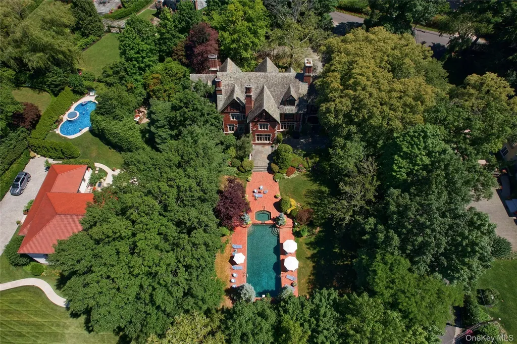 107 Bayview Road Manhasset NY 11030