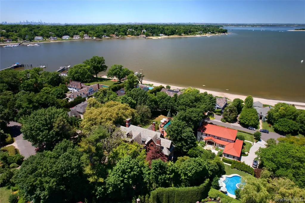 107 Bayview Road Manhasset NY 11030
