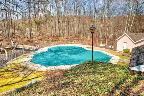 41 Pembrooke Court Putnam Valley NY 10579