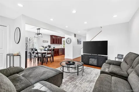 41 Pembrooke Court Putnam Valley NY 10579