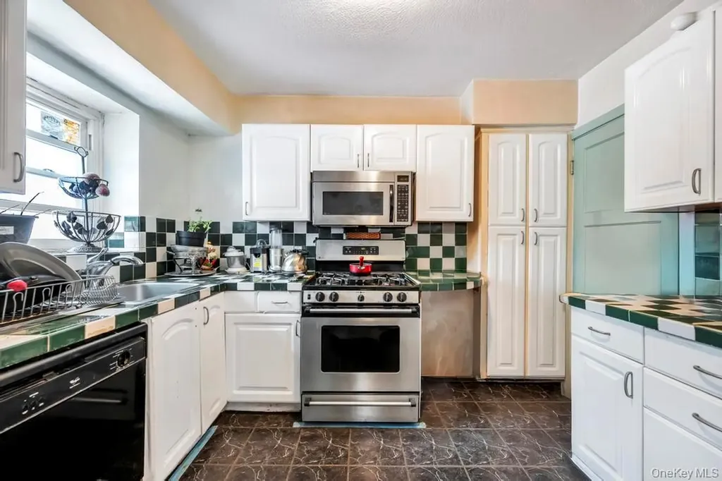 13 Crystal Street Elmont NY 11003