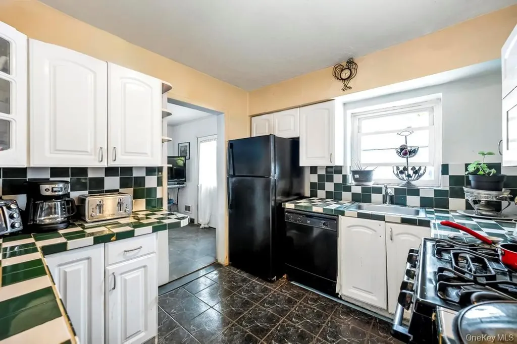 13 Crystal Street Elmont NY 11003