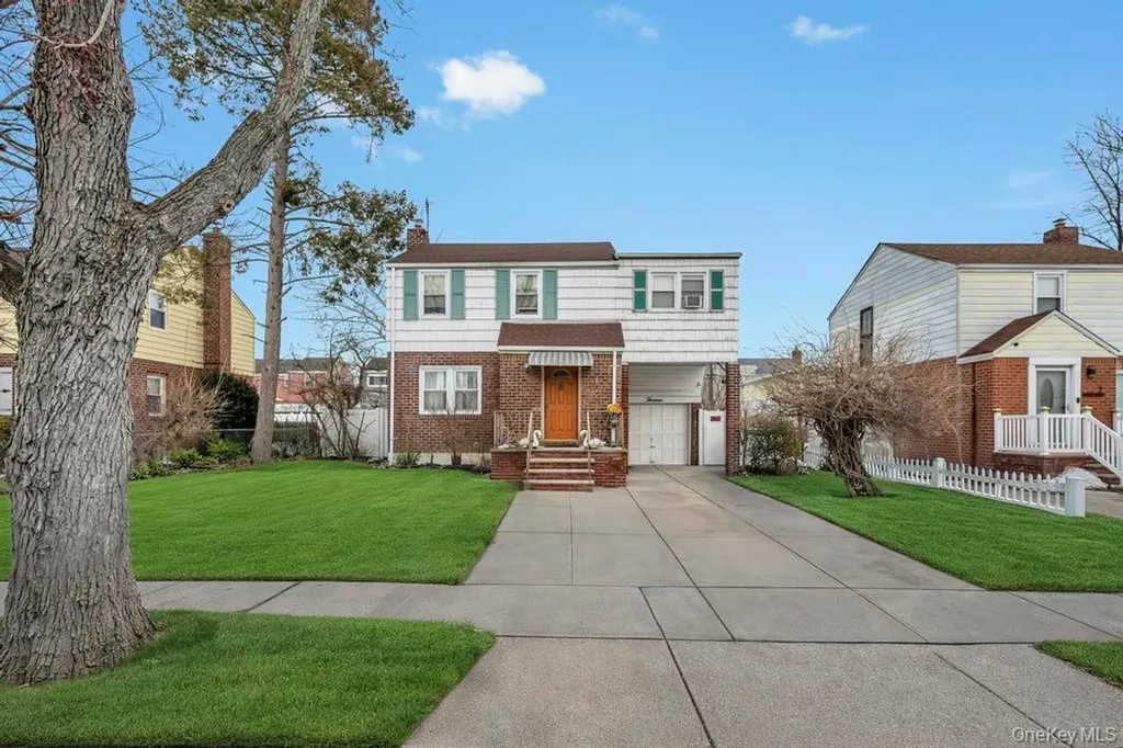 13 Crystal Street Elmont NY 11003